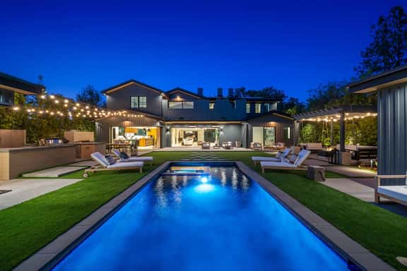 The Grand Escape: Luxe & Private Retreat Near Beverly Hills - Image 1