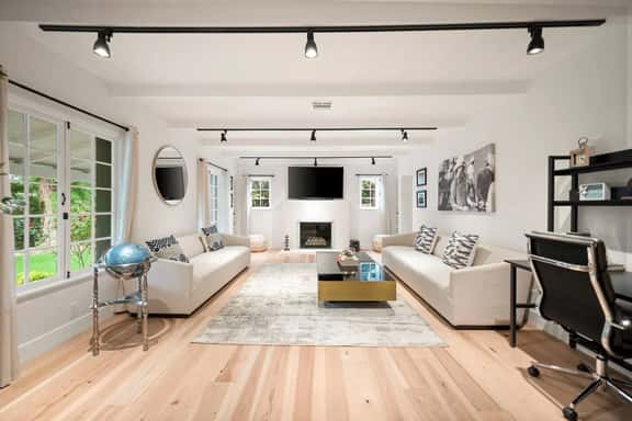 Chic 4-Bedroom Vacation Rental in Studio City – Toluca Lake - Image 1