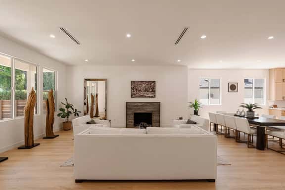 Modern 3BR Valley Glen Retreat | Private Backyard - Image 1