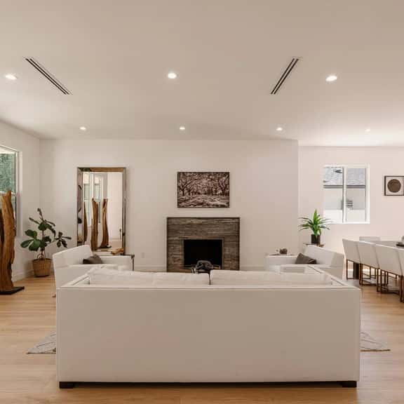 Modern 3BR Valley Glen Retreat | Private Backyard - Image 1